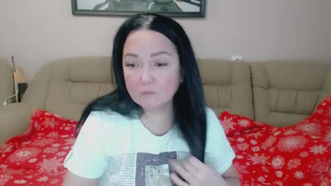 Snapshot of infinity_loveliness chatting on December 4, 6:33 am Infinity online show from December 4, 6:33 am