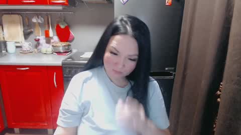 Snapshot of infinity_loveliness chatting on December 15, 6:51 am Infinity online show from December 15, 6:51 am