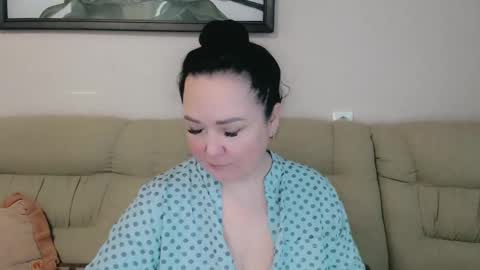 Snapshot of infinity_loveliness chatting on February 3, 6:02 am Infinity online show from February 3, 6:02 am