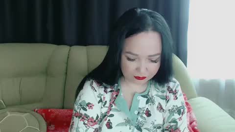 Snapshot of infinity_loveliness chatting on February 20, 8:28 am Infinity online show from February 20, 8:28 am