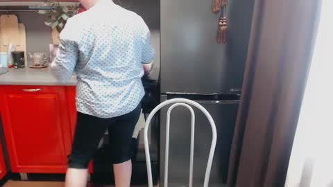 Snapshot of infinity_loveliness chatting on March 11, 7:37 am Infinity online show from March 11, 7:37 am