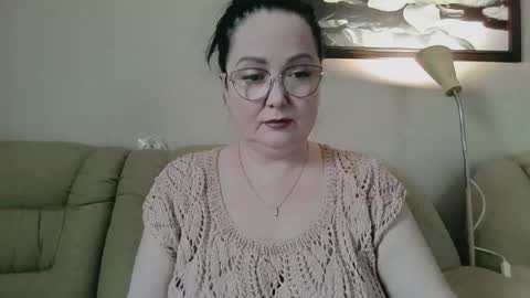 Snapshot of infinity_loveliness chatting on May 10, 6:51 am Infinity online show from May 10, 6:51 am
