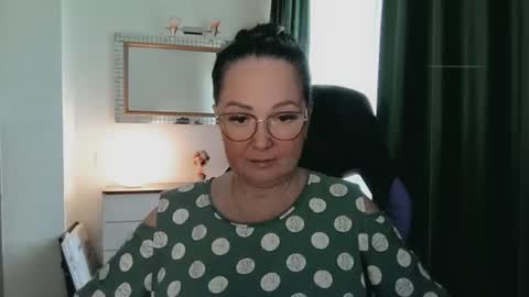 Snapshot of infinity_loveliness chatting on July 22, 7:11 am Infinity online show from July 22, 7:11 am