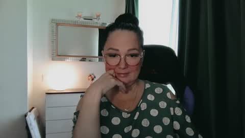 Snapshot of infinity_loveliness chatting on July 23, 6:55 am Infinity online show from July 23, 6:55 am