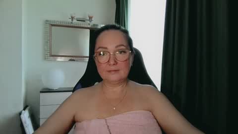 Snapshot of infinity_loveliness chatting on July 26, 7:59 am Infinity online show from July 26, 7:59 am