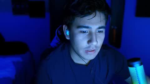 Iagust  online show from April 12, 7:24 am