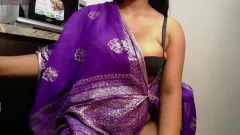 Snapshot of iniyalaboni chatting on February 19, 7:43 pm Iniya online show from February 19, 7:43 pm