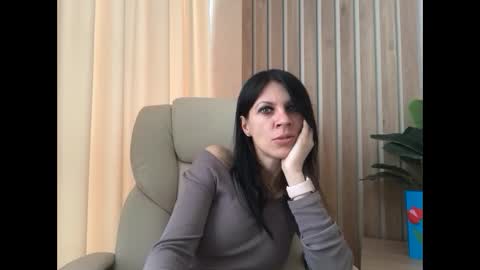 Snapshot of injaathome chatting on April 25, 6:49 am InjaAtHome online show from April 25, 6:49 am