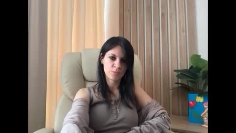 Snapshot of injaathome chatting on April 28, 6:29 am InjaAtHome online show from April 28, 6:29 am