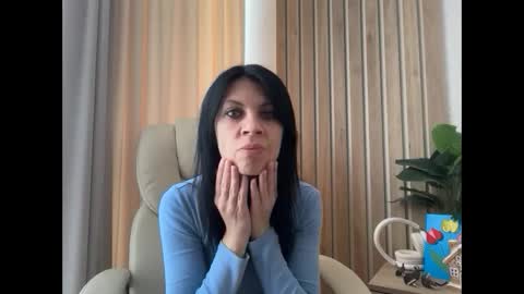 Snapshot of injaathome chatting on June 1, 9:22 am InjaAtHome online show from June 1, 9:22 am