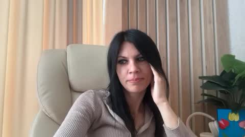 Snapshot of injaathome chatting on June 16, 9:12 am InjaAtHome online show from June 16, 9:12 am