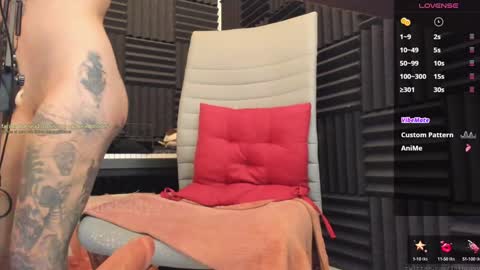 Snapshot of inkbodyy chatting on December 21, 1:26 am Dayana  online show from December 21, 1:26 am