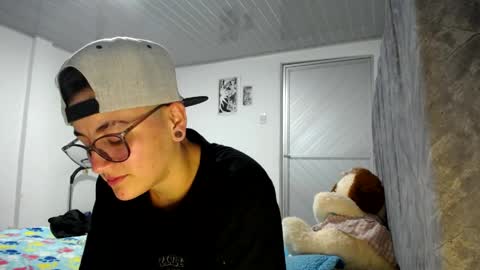 lyan onlyfans n linda online show from April 30, 1:45 am