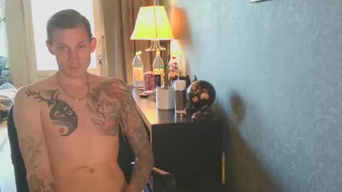 Snapshot of inkedsweed69 chatting on April 20, 5:05 pm inkedsweed69 online show from April 20, 5:05 pm