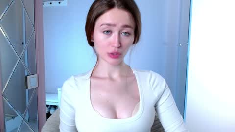 Snapshot of innnita chatting on December 15, 11:55 am Lina online show from December 15, 11:55 am