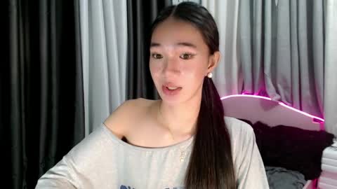 Reign online show from April 18, 6:56 pm