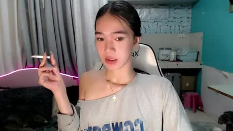 Reign online show from April 19, 5:23 pm