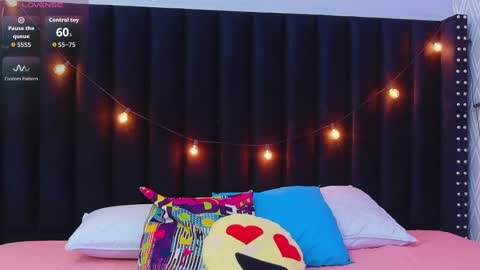 Snapshot of innocenthazel chatting on October 26, 11:49 am innocenthazel online show from October 26, 11:49 am