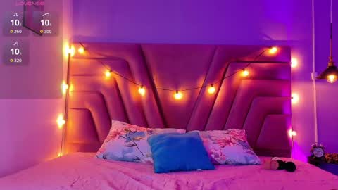 Snapshot of innocenthazel chatting on October 28, 2:37 am innocenthazel online show from October 28, 2:37 am