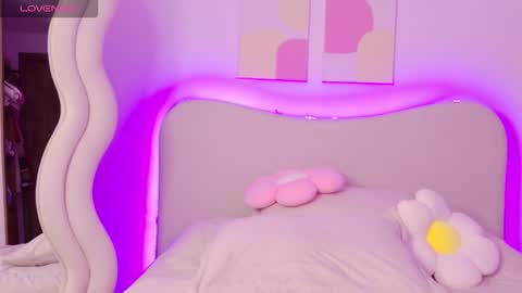 SELENA  online show from November 7, 2:50 pm