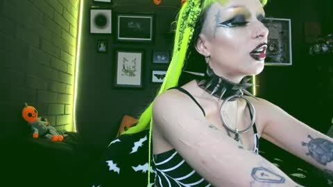 Snapshot of insania_999 chatting on December 4, 5:11 pm   SANIA  online show from December 4, 5:11 pm