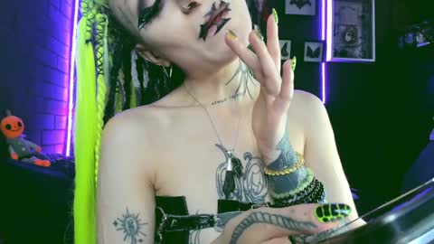 Snapshot of insania_999 chatting on December 5, 8:11 pm   SANIA  online show from December 5, 8:11 pm