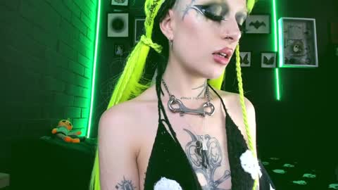 Snapshot of insania_999 chatting on December 6, 8:40 pm   SANIA  online show from December 6, 8:40 pm