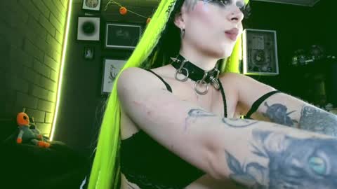 Snapshot of insania_999 chatting on December 9, 10:30 pm   SANIA  online show from December 9, 10:30 pm