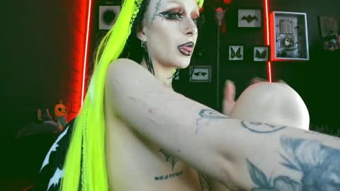 Snapshot of insania_999 chatting on December 10, 7:54 pm   SANIA  online show from December 10, 7:54 pm