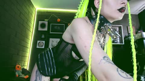 Snapshot of insania_999 chatting on December 18, 5:21 pm   SANIA  online show from December 18, 5:21 pm