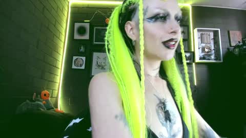 Snapshot of insania_999 chatting on December 23, 5:54 pm   SANIA  online show from December 23, 5:54 pm