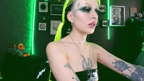 Snapshot of insania_999 chatting on December 27, 7:46 pm   SANIA  online show from December 27, 7:46 pm