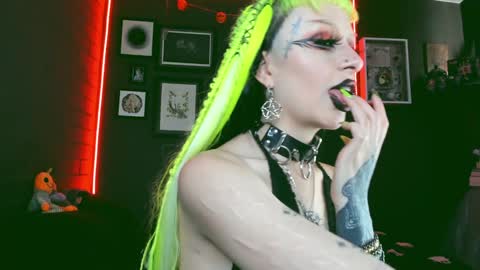 Snapshot of insania_999 chatting on February 4, 7:55 pm   SANIA  online show from February 4, 7:55 pm