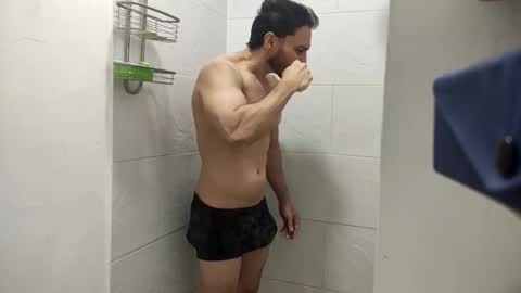 Snapshot of insistente chatting on November 24, 3:34 pm INSTAGRAM camilodlx online show from November 24, 3:34 pm