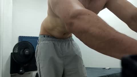 Snapshot of insistente chatting on November 28, 3:14 pm INSTAGRAM camilodlx online show from November 28, 3:14 pm