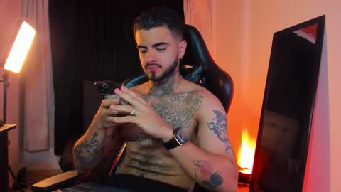 Snapshot of insolemnia chatting on December 2, 1:44 am Brayan Chavez online show from December 2, 1:44 am