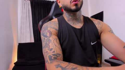 Brayan Chavez online show from April 14, 1:55 am