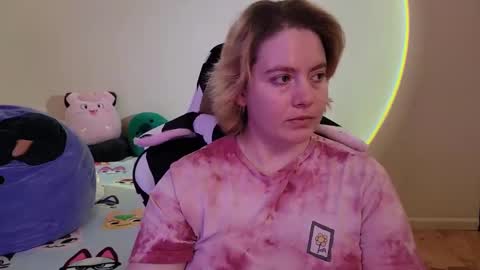 Faye online show from December 13, 8:26 pm