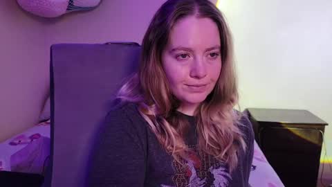 Snapshot of internetfairy_xo chatting on May 13, 5:49 am Faye online show from May 13, 5:49 am