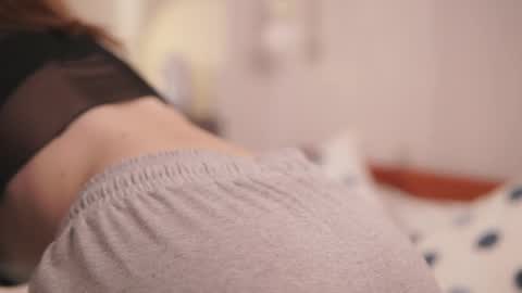 Avie online show from March 21, 2:09 pm