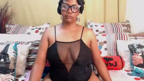Snapshot of intimacysexy chatting on June 16, 5:10 am boniswa caroline online show from June 16, 5:10 am