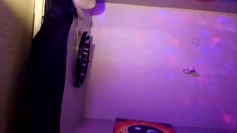 invisi13leone2435669278 online show from November 23, 5:51 am