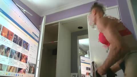 Snapshot of inxs2much chatting on February 2, 3:43 am inxs2much online show from February 2, 3:43 am