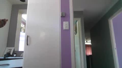 Snapshot of inxs2much chatting on October 25, 4:09 am inxs2much online show from October 25, 4:09 am