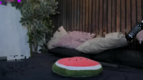 io_chie_ online show from April 15, 4:25 pm