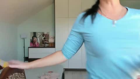 iracherrynow online show from September 27, 9:03 am