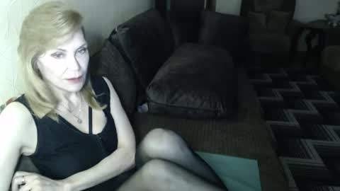 irenalegs online show from April 20, 3:53 am