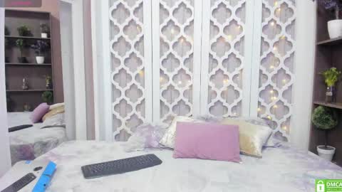 Snapshot of iriis_rosse chatting on January 18, 8:40 pm Iris Rosse online show from January 18, 8:40 pm