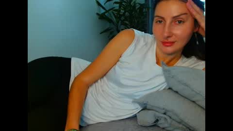 Snapshot of irina9793 chatting on June 2, 5:42 am irina online show from June 2, 5:42 am