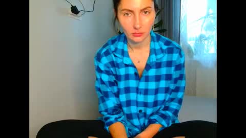 Snapshot of irina9793 chatting on June 3, 5:10 am irina online show from June 3, 5:10 am